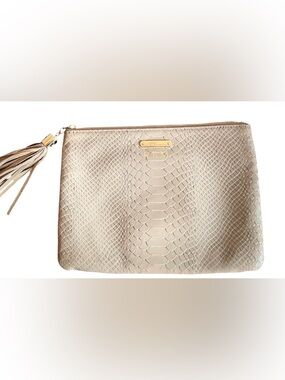 GiGi New York Embossed Leather Clutch – Nude/Beige